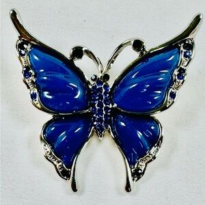 Fantasyard Butterfly Brooch Pendant Capri Blue Light Sapphire 2x2 Inches